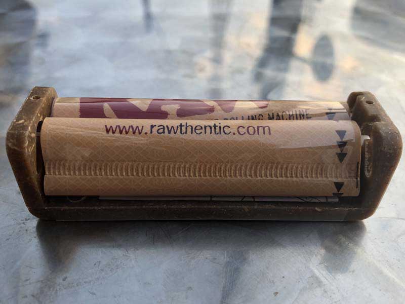 Raw Joint Paper & Roller�A���E�@�n���ɗD�����G�R�ȃy�[�p�[&���[�����O�}�V��