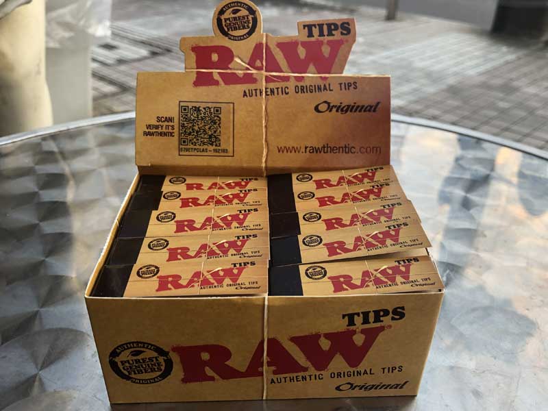 Raw Joint Paper & Roller�A���E�@�n���ɗD�����G�R�ȃy�[�p�[&���[�����O�}�V��