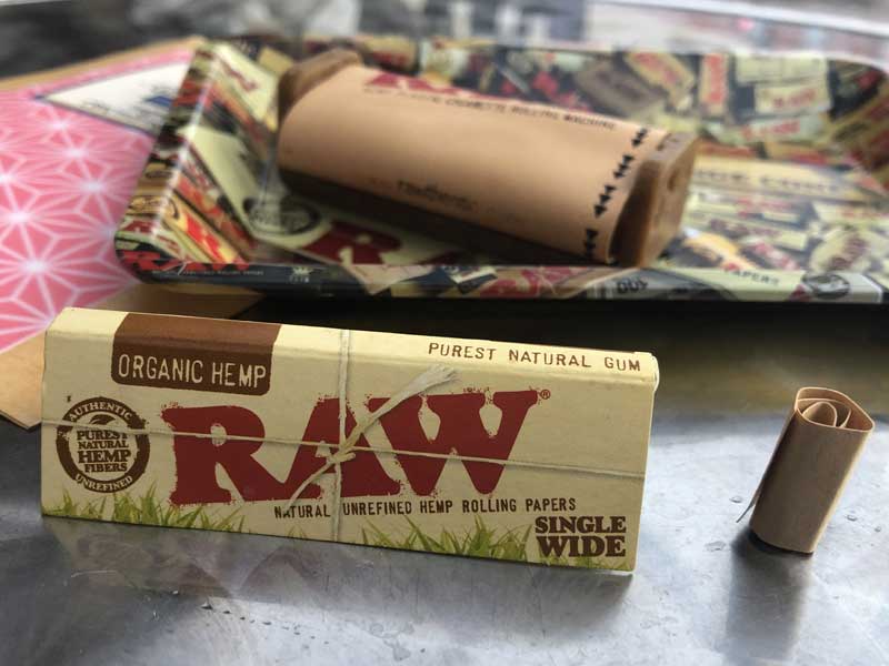 Raw Joint Paper & Roller�A���E�@�n���ɗD�����G�R�ȃy�[�p�[&���[�����O�}�V��