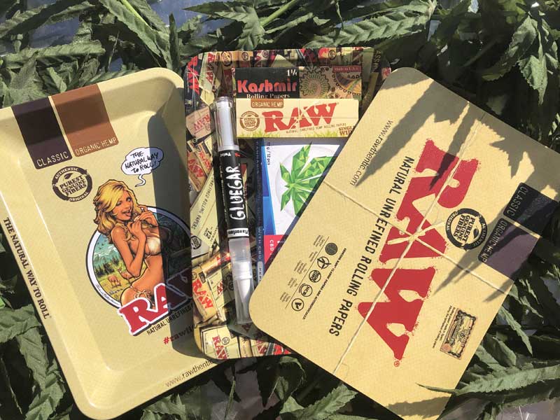 Raw Joint Paper & Roller�A���E�@�n���ɗD�����G�R�ȃy�[�p�[&���[�����O�}�V��