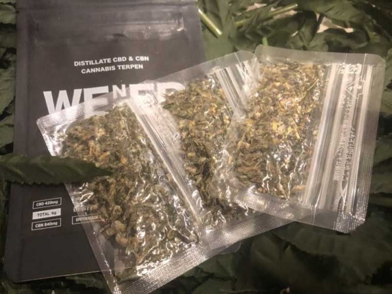 WENEED HERB�@PLATINUM KUSH�A�E�B�j�[�h�A�v���`�i���N�b�V���ACBN &CBD �n�[�u�A�W���C���g