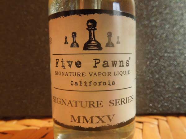 Made in USA VAPE�E�̃��[���X���C�X�ō��� e-liquid�AFive Pawns�A�t�@�C�u�|�[���Y�AGrandmaster