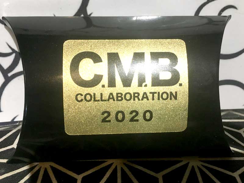 1000���� C.M.B./MK Lab x ���]�ˍH�[ x Bandito juice�̃t���[�c�u�[�X�^ �i���o�����O�J�[�h��