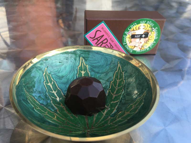  Valentine's Day Sar Plus CBD Raw Chocolate�A�o�����^�C���f�[���� �T�[�v���X CBD ���[�`���R���[�g