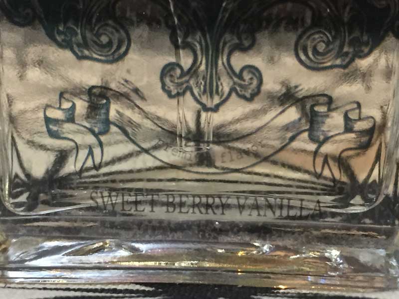 ���{�� e-Liquid Skull Original Sweet Berry Vanilla�A�X�J���I���W�i�� �X�C�[�g�x���[�o�j�� �p�r 30ml