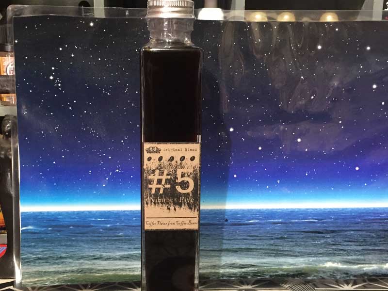 Vape Sick #5  �{���̃R�[�q�[�����璊�o������e��200ml�̃R�[�q�[���L�b�h�@�i���o�[�t�@�C�u