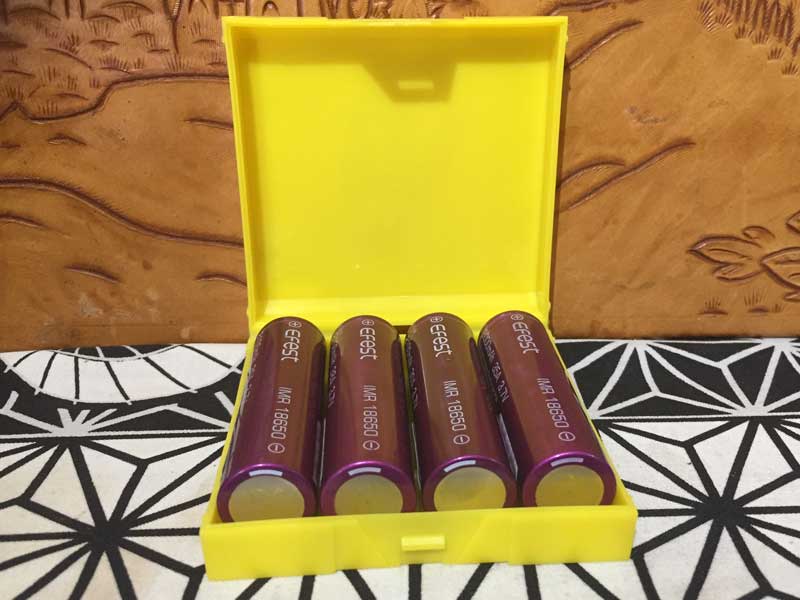 Made in USA Chubby Gorilla18650�o�b�e���[Dual Case 2�{�P�[�X�AQuad Case 4�{�P�[�X