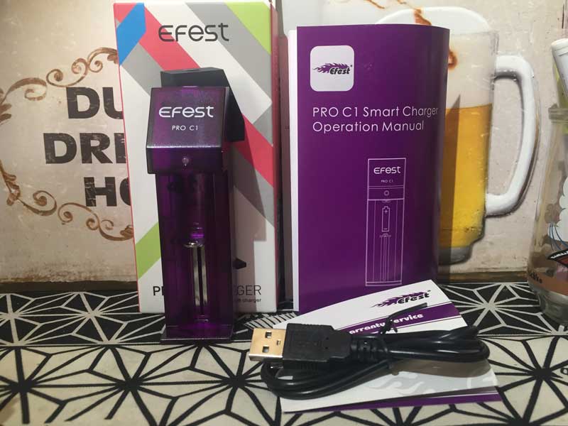 Efest PRO C1 CHARGER �C�[�t�F�X�g�v���V�[���� �V���O���o�b�e���[�`���[�W���[ 18650��