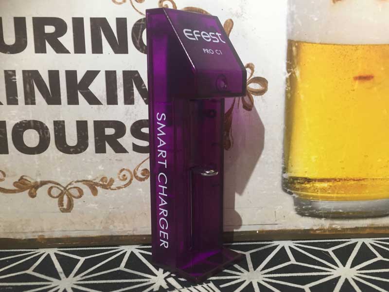 Efest PRO C1 CHARGER �C�[�t�F�X�g�v���V�[���� �V���O���o�b�e���[�`���[�W���[ 18650��