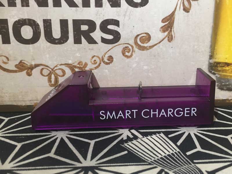 Efest PRO C1 CHARGER �C�[�t�F�X�g�v���V�[���� �V���O���o�b�e���[�`���[�W���[ 18650��