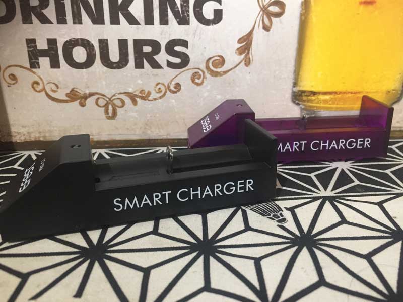 Efest PRO C1 CHARGER �C�[�t�F�X�g�v���V�[���� �V���O���o�b�e���[�`���[�W���[