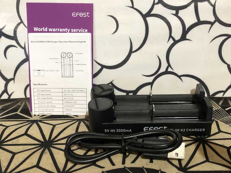 Efest SLIM K2 Intelligent Charger �C�[�t�F�X �X�����`���[�W���[�@�f���A�� 18650��