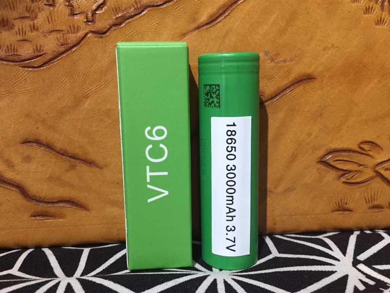 Sony��18650���`�E���}���K���o�b�e���[30A�@�t���b�g�g�b�v