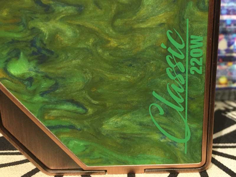 LIMITLESS Classic 220 Box Mod ���~�b�g���X�A�N���V�b�N220W �f���A���o�b�e���[�̃��b�h