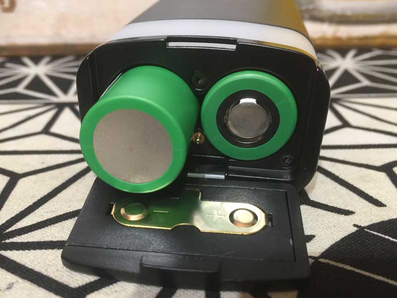 SIGELEI�@Fuchai Glo 230 �V�O���C �t�[�`���C230���F�Ɍ��� �f���A���o�b�e���[��Box Mod