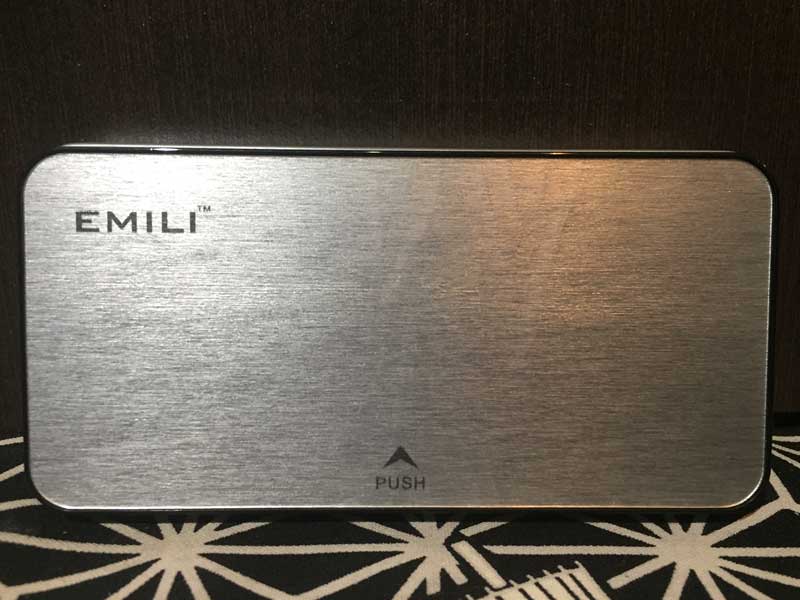 �����ɂ��I�X�X���̓d�q�^�o�R �X�^�[�^�[�L�b�g�AVape Swiss Vape /Emili �G�~�� Silver Box