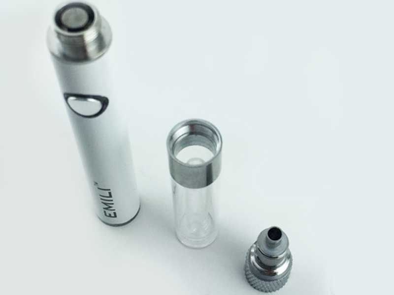 �����ɂ��I�X�X���̓d�q�^�o�R �X�^�[�^�[�L�b�g�AVape Swiss Vape /Emili �G�~�� 