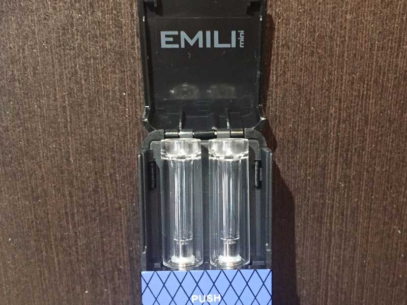 �����ɂ��I�X�X���̓d�q�^�o�R �X�^�[�^�[�L�b�g�AVape Swiss Vape Mini Emili/ �X�C�X�x�C�v �~�j �G�~��