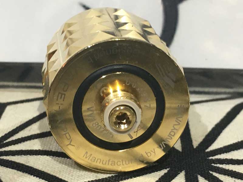 Vandy Vape Capestone RDA �s���~�b�h�X�^�b�Y�̊O�ρA�s���~�b�h�̂悤�ȃf�b�L�̃L���v�X�g��