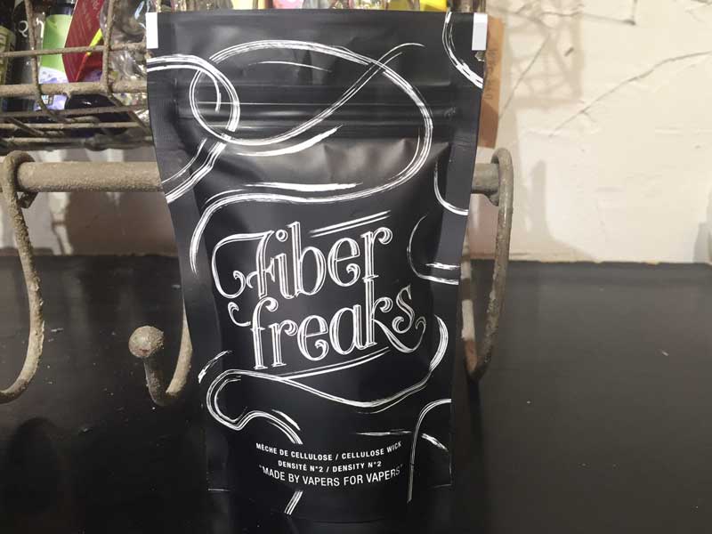 Rebuildable�p�i/Fiber Freaks Cotton �t�����X�ŊJ�����ꂽVape�p�̃Z�����[�X�@�ۂŏo�����E�B�b�N��