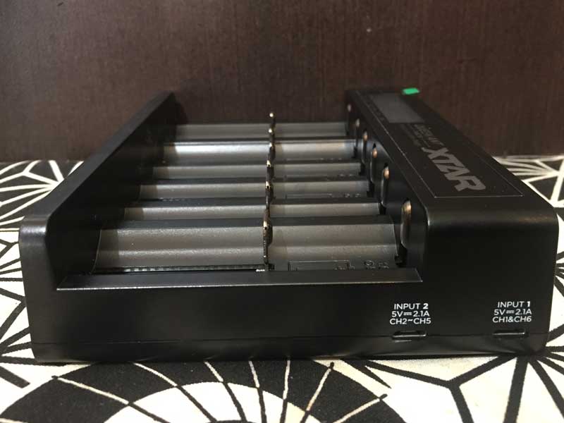 ���`�E���}���K���d�r �o�b�e���[�`���[�W���[ XTAR Queen&nbsp;Ant&nbsp;MC6&nbsp; 6�{�����ɏ[�d�o����[�d��