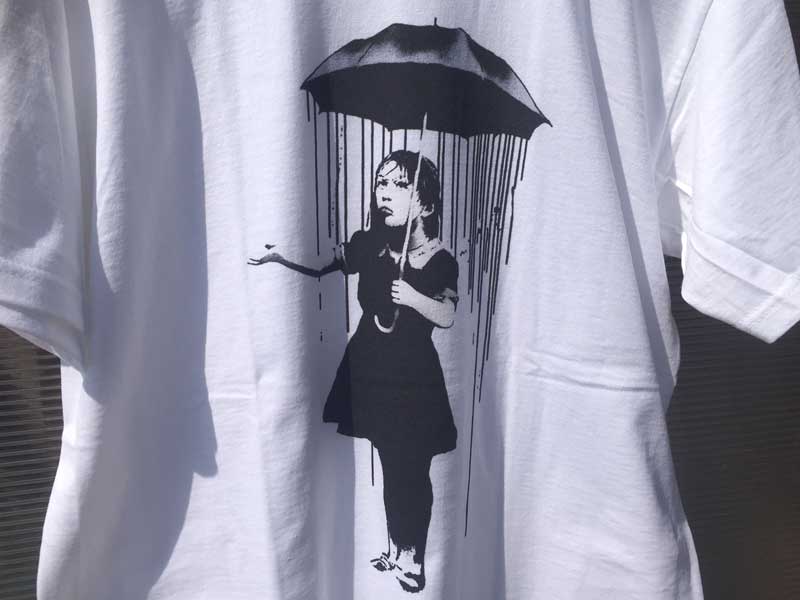 新品物 Banksy バンクシー　ステンシルアート　グラフィティーTシャツ from UK Umbrella Girl Nola S/S Tee