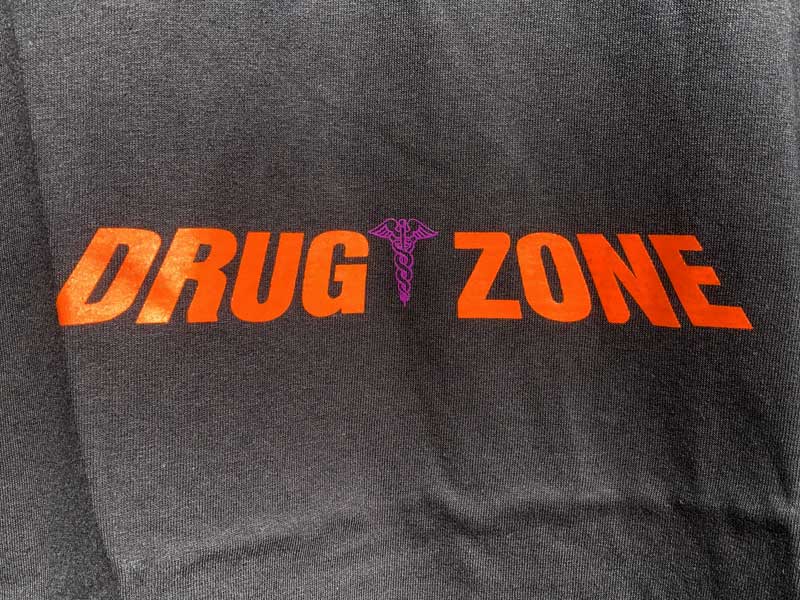 2023 DRUG ZONE by MFP Natural Born Killers サンプリング S/S Tee MF、MAXFREEMAN
