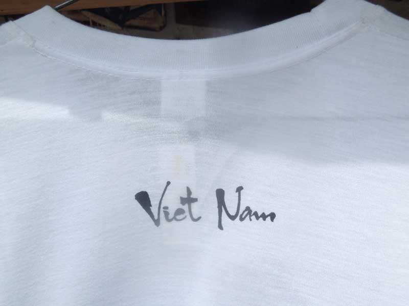 新品　ベトナムのTシャツ、ベトナム地図Tee