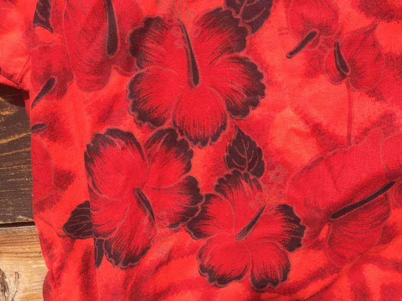 Vintage Aloha shirts Red Hibiscus Made in Hawaii �n�C�r�X�J�X���̐Ԃ��A���n�V���c