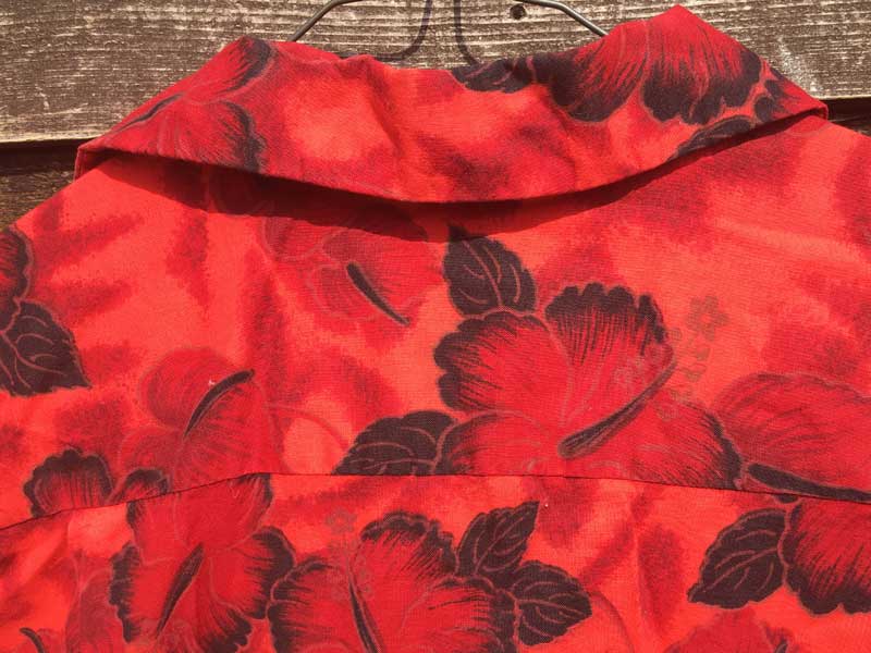 Vintage Aloha shirts Red Hibiscus Made in Hawaii �n�C�r�X�J�X���̐Ԃ��A���n�V���c