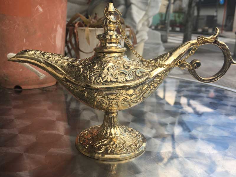 アラジンと魔法のランプ、アラジンの魔法のランプ大・小 、インドの真鍮製のオイルランプ、サラダ油等でお楽しみ下さい