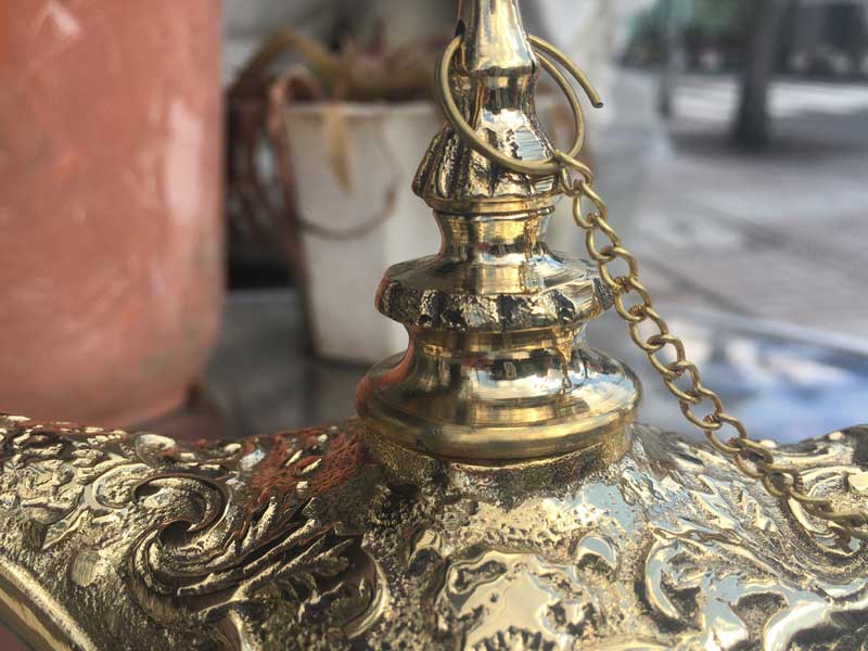 アラジンと魔法のランプ、アラジンの魔法のランプ大・小 、インドの真鍮製のオイルランプ、サラダ油等でお楽しみ下さい