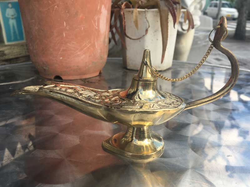 アラジンと魔法のランプ、アラジンの魔法のランプ大・小 、インドの真鍮製のオイルランプ、サラダ油等でお楽しみ下さい
