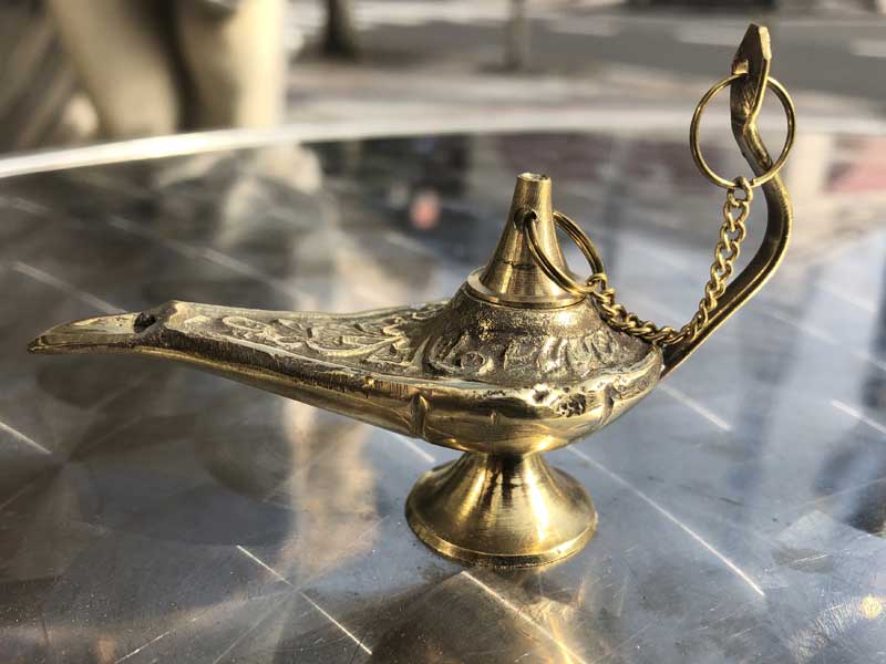 アラジンと魔法のランプ、アラジンの魔法のランプ大・小 、インドの真鍮製のオイルランプ、サラダ油等でお楽しみ下さい