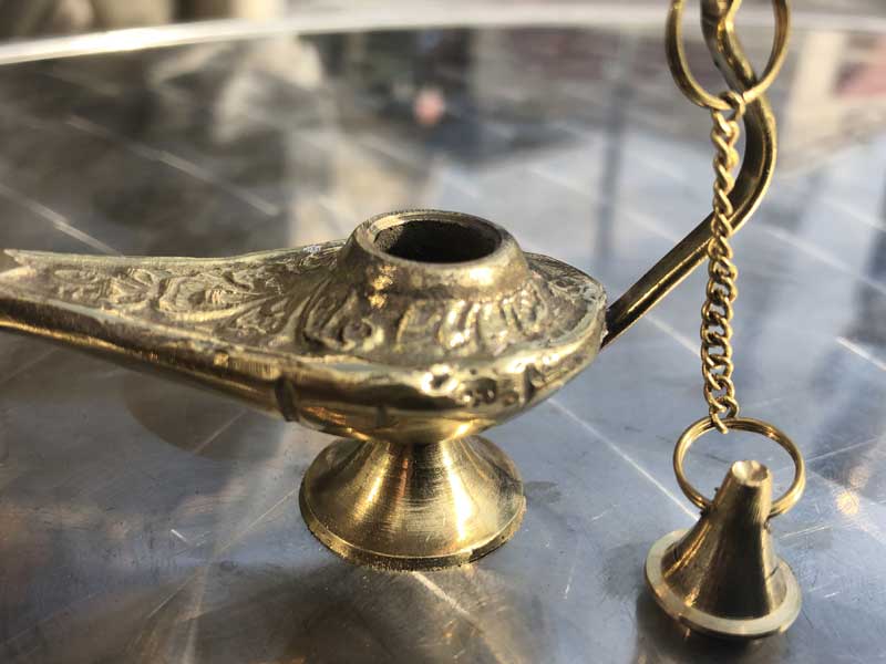 アラジンと魔法のランプ、アラジンの魔法のランプ大・小 、インドの真鍮製のオイルランプ、サラダ油等でお楽しみ下さい