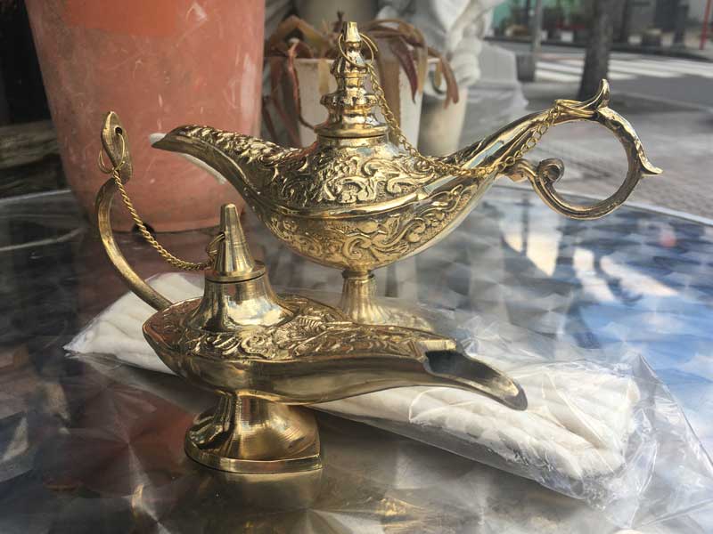 アラジンと魔法のランプ、アラジンの魔法のランプ大・小 、インドの真鍮製のオイルランプ、サラダ油等でお楽しみ下さい