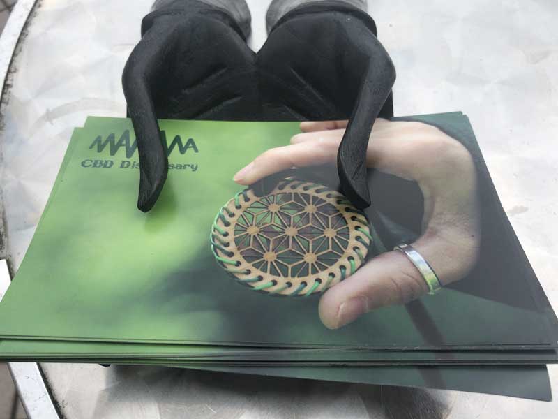 �A�W�A�̎�����`�[�t�Ƃ������h���āA�V���b�v�J�[�h�A�ʐ^���āA�o���̖ؐ� Large