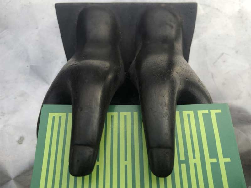 �A�W�A�̎�����`�[�t�Ƃ������h���āA�V���b�v�J�[�h�A�ʐ^���āA�l�p�[���̃��W����/Black