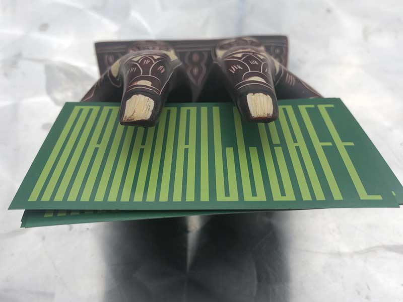 �A�W�A�̎�����`�[�t�Ƃ������h���āA�V���b�v�J�[�h�A�ʐ^���āA�l�p�[���̃��W����/Red Tribal