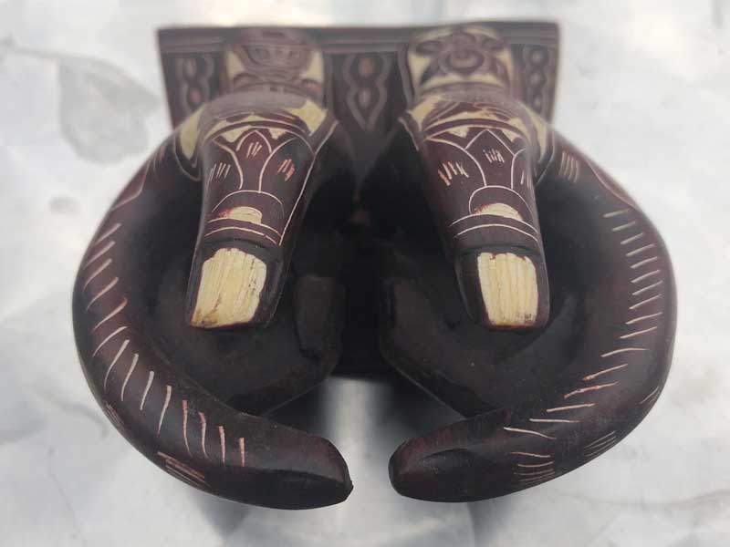 �A�W�A�̎�����`�[�t�Ƃ������h���āA�V���b�v�J�[�h�A�ʐ^���āA�l�p�[���̃��W����/Red Tribal