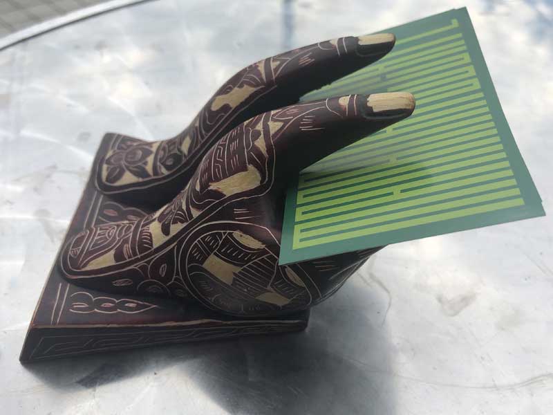 �A�W�A�̎�����`�[�t�Ƃ������h���āA�V���b�v�J�[�h�A�ʐ^���āA�l�p�[���̃��W����/Red Tribal