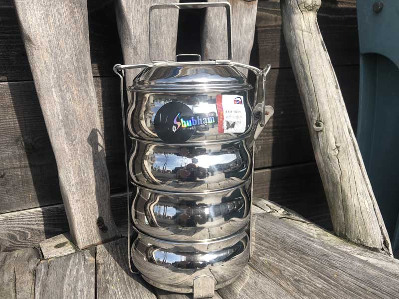 �����ڂ����� �C���h�̃X�e�����X�� �ٓ��� 4�i �x�[�O���^�ASHUBHAM��