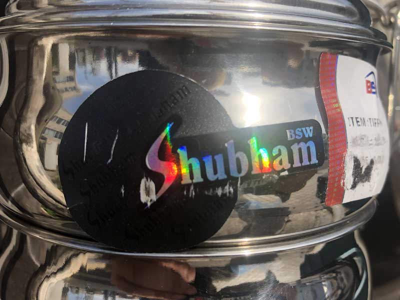 �����ڂ����� �C���h�̃X�e�����X�� �ٓ��� 4�i �x�[�O���^�ASHUBHAM��