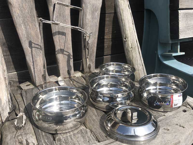 �����ڂ����� �C���h�̃X�e�����X�� �ٓ��� 4�i �x�[�O���^�ASHUBHAM��