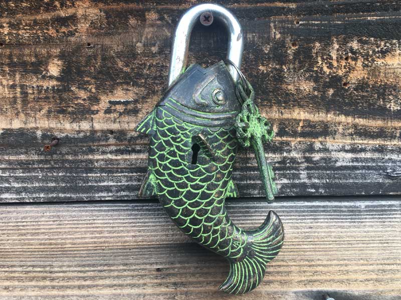 Antique、Retro Large Key Big Fish /アンティーク、レトロなインド、ネパールのの大きな魚の南京錠