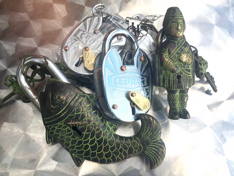 Antique、Retro Large Key Big Fish /アンティーク、レトロなインド、ネパールのの大きな魚の南京錠