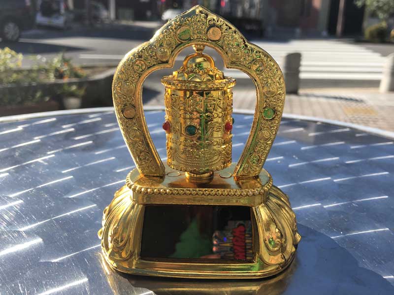 �\�[���[�p���[�Ō����󂯂ĉ�葱���錻��ł̃}�j�ԁA�`�x�b�g����