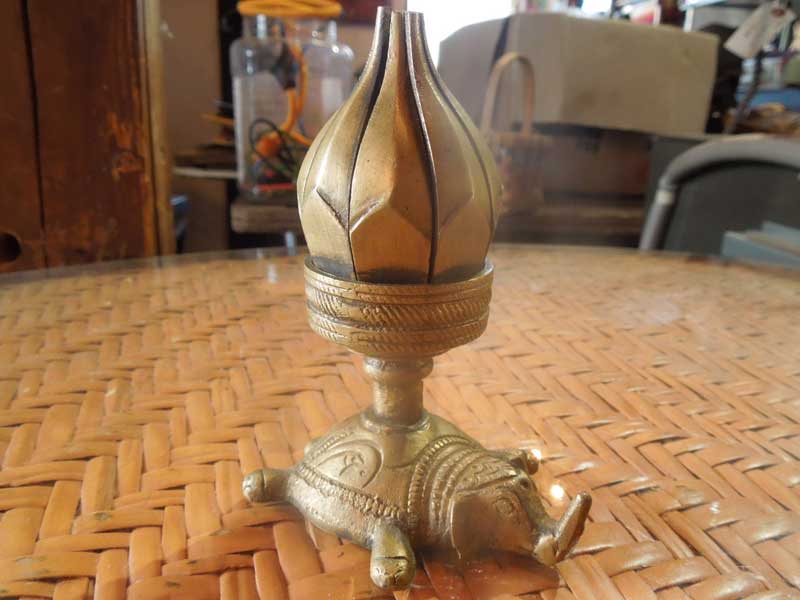 Nepal ネパールの真鍮製の蓮の花と象のキャンドルスタンド、Brass Lotus Candle Stand