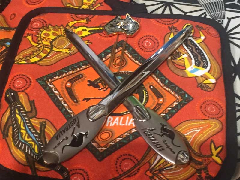 新品 AUSTRALIA オーストラリアの鍋掴み、鍋敷き、ペーパーナイフ、しおり