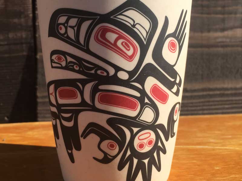 �V�i �J�i�_�C���f�B�A���@�n�C�_���̃v�����g���������|�@�ۂ̃J�b�v�A�o���u�[�J�b�v�@Running Raven